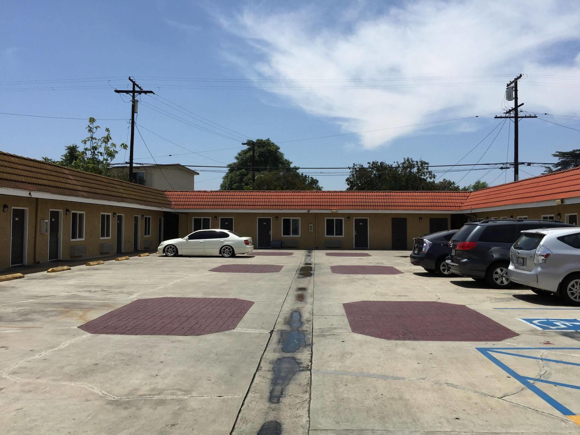 The Fly Inn Motel Lynwood Exterior photo